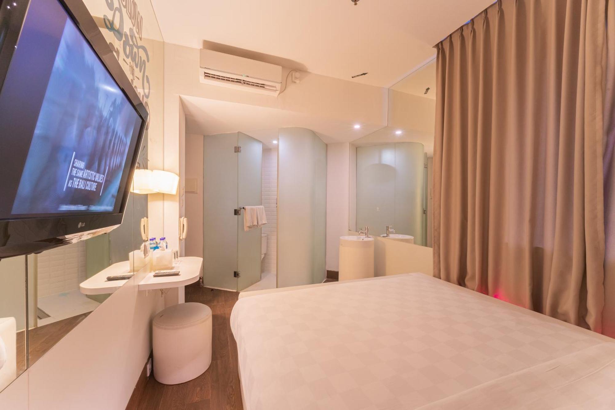 J Icon Hip Hotel バリックパパン エクステリア 写真